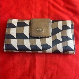 Fossil Tri-Color GeometricClutch Wallet